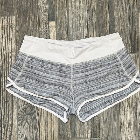 🔥 Lot of 2 - LULULEMON Double Lined Work Out Gym Running Shorts Women Sz 6 - EU - Picture 7 of 13